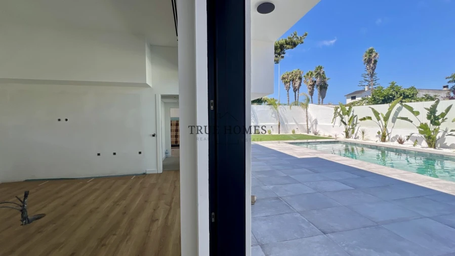 Moradia T4 para Venda em Corroios Foto 9