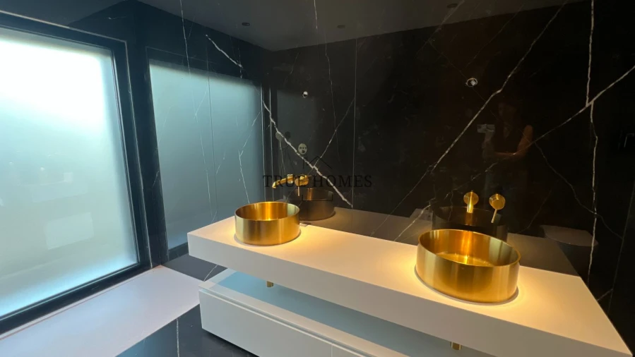 Moradia T4 para Venda em Corroios Foto 11