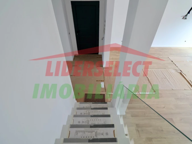 Moradia T3 para Venda em Silveira Foto 9