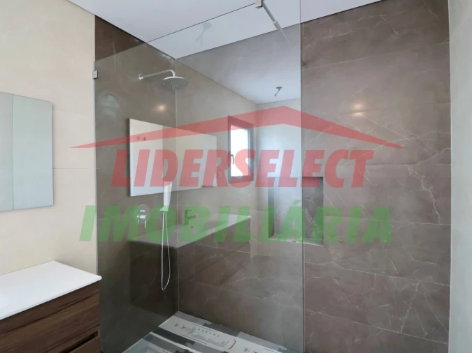 Moradia T3 para Venda em Silveira Foto 17