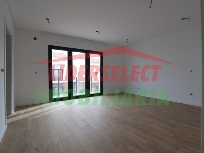 Moradia T3 para Venda em Silveira Foto 20