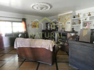 Moradia T4 para Venda em Albufeira e Olhos de Água