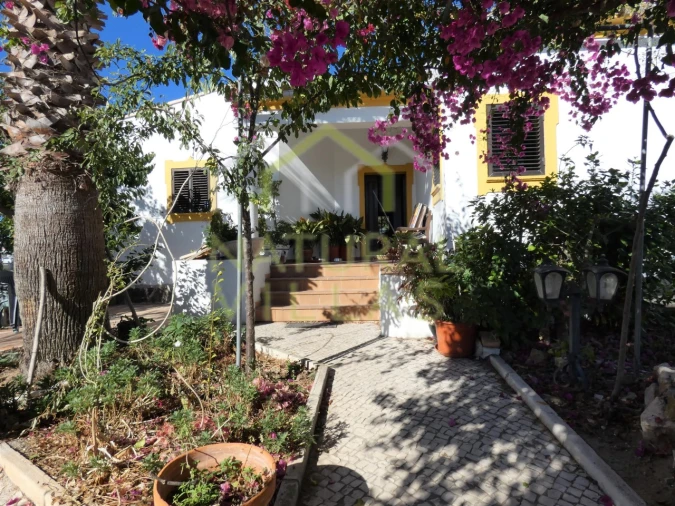 Moradia T4 para Venda em Albufeira e Olhos de Água Foto 3