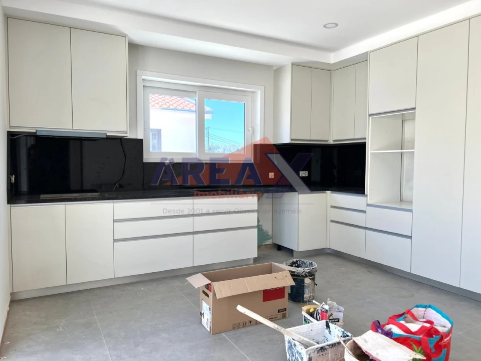 Moradia T3 para Venda em O. Azeméis, Riba-Ul, Ul, Macinhata Seixa, Madail Foto 7