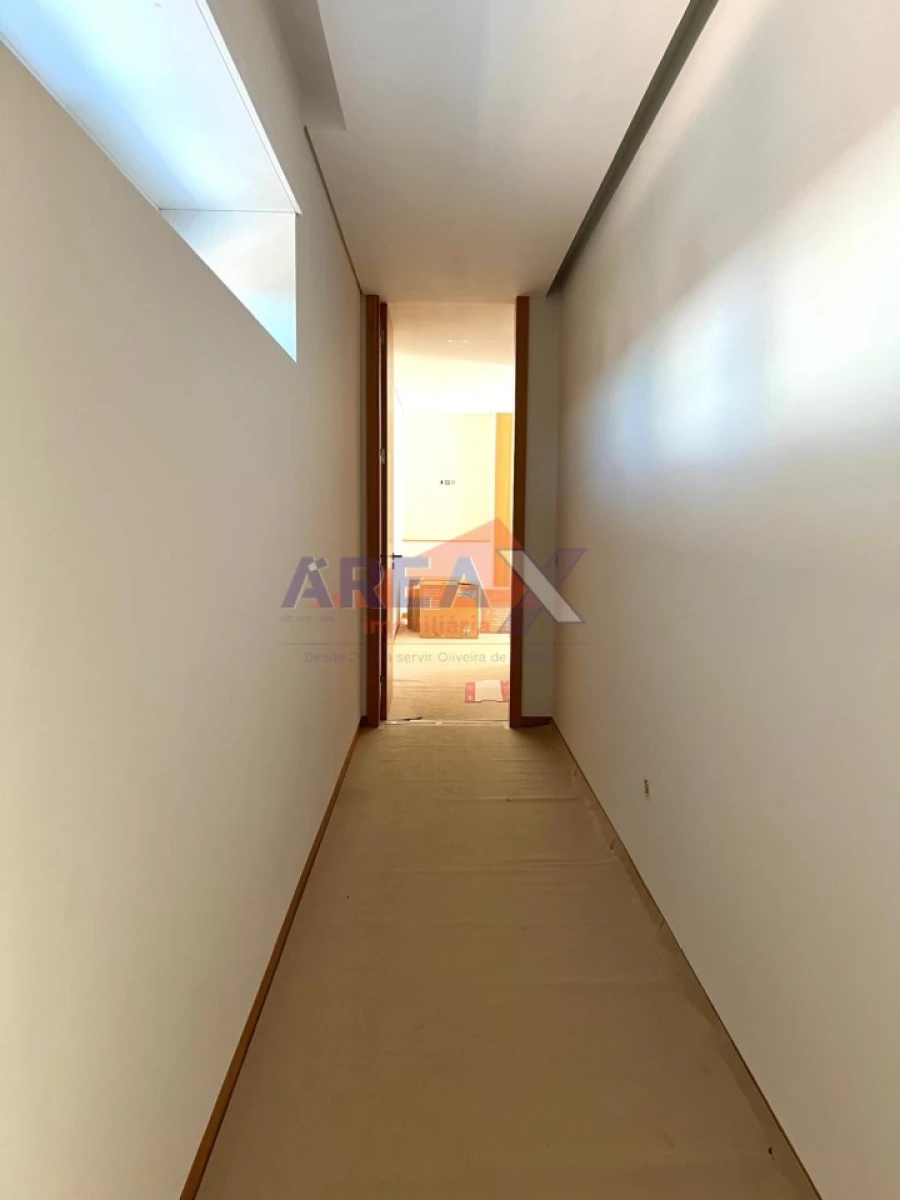 Moradia T3 para Venda em O. Azeméis, Riba-Ul, Ul, Macinhata Seixa, Madail Foto 14