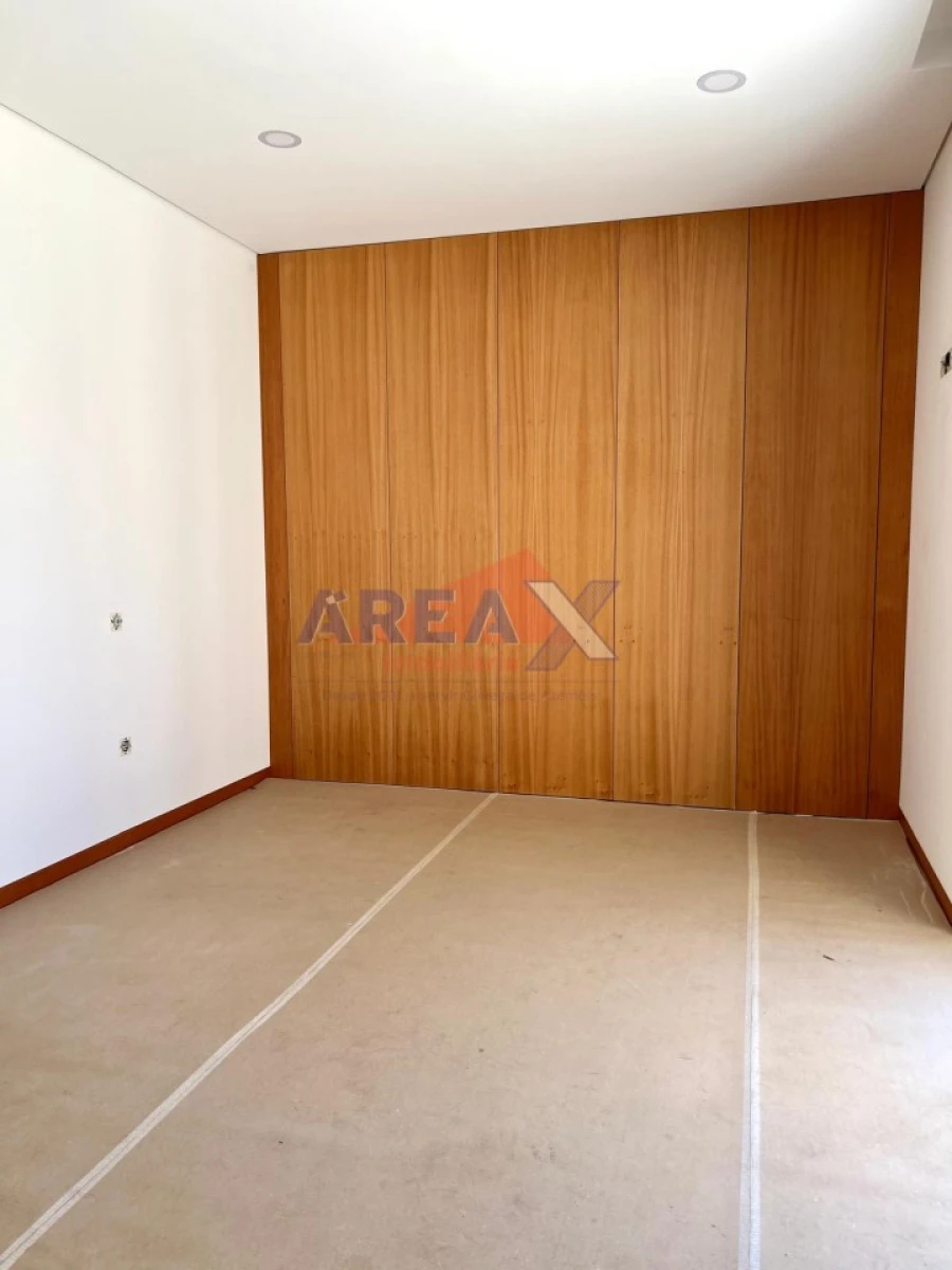 Moradia T3 para Venda em O. Azeméis, Riba-Ul, Ul, Macinhata Seixa, Madail Foto 17