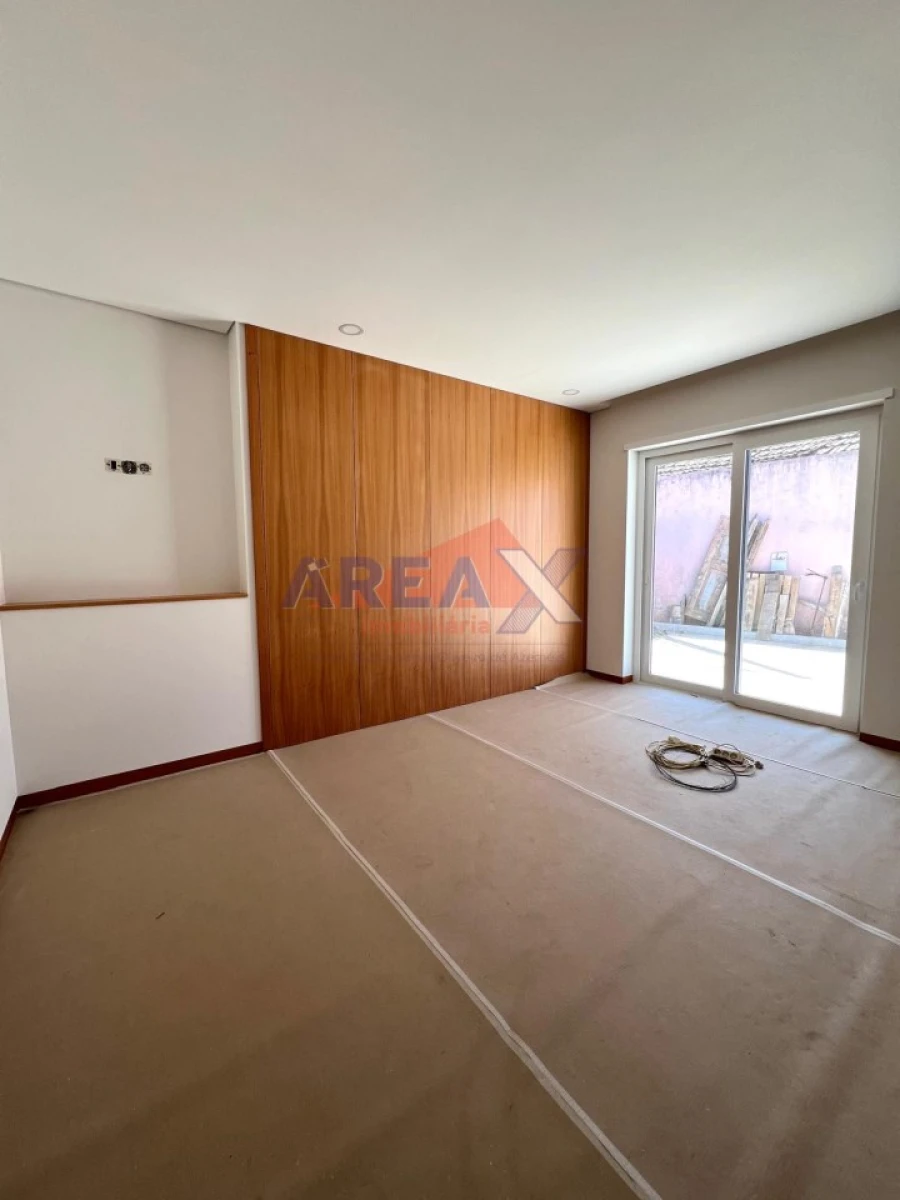 Moradia T3 para Venda em O. Azeméis, Riba-Ul, Ul, Macinhata Seixa, Madail Foto 23