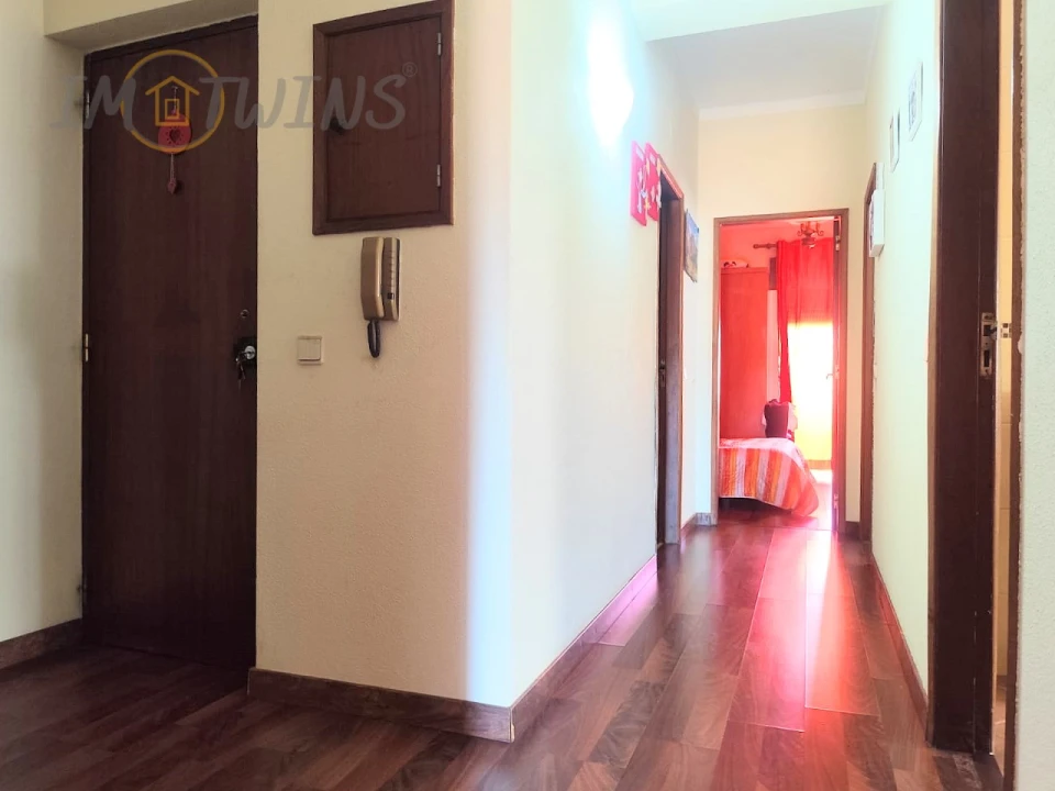Apartamento T1 para Venda em Portimão Foto 4