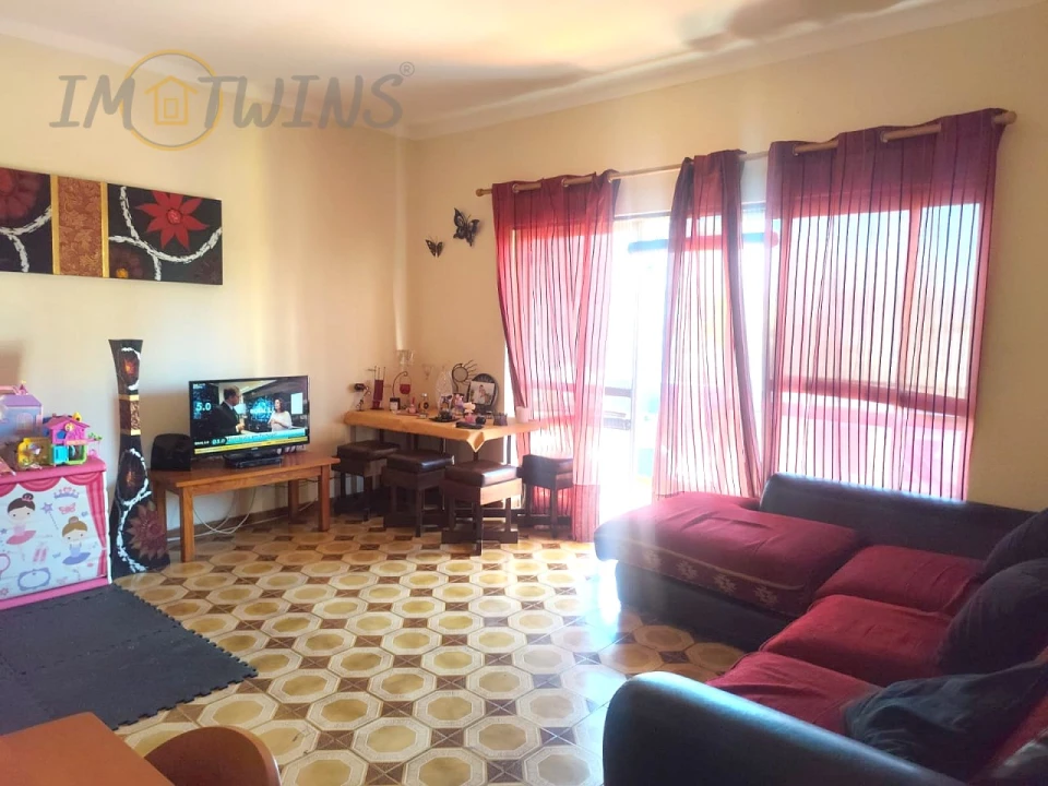 Apartamento T1 para Venda em Portimão Foto 2