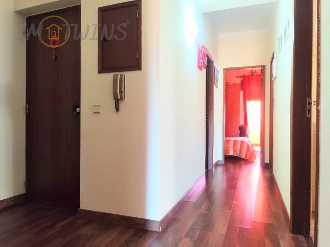 Apartamento T1 para Venda em Portimão Foto 4