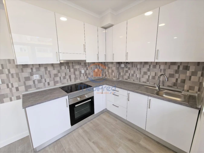 Apartamento T3 para Venda em Sacavém e Prior Velho Foto 1