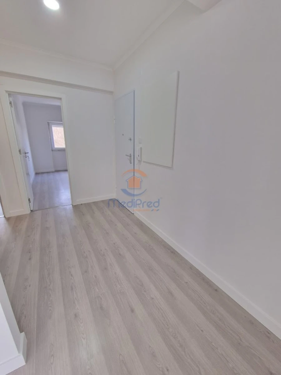 Apartamento T3 para Venda em Sacavém e Prior Velho Foto 3
