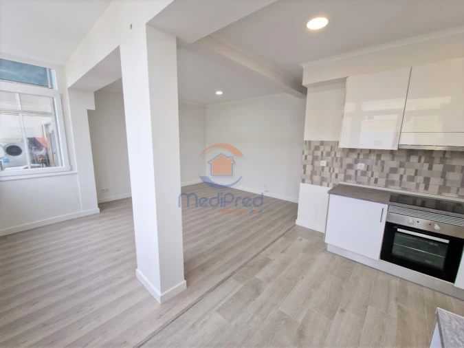 Apartamento T3 para Venda em Sacavém e Prior Velho Foto 7