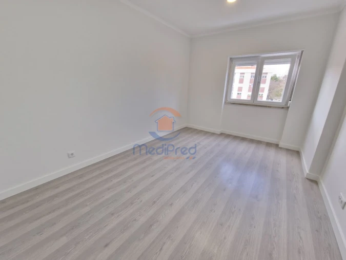 Apartamento T3 para Venda em Sacavém e Prior Velho Foto 13