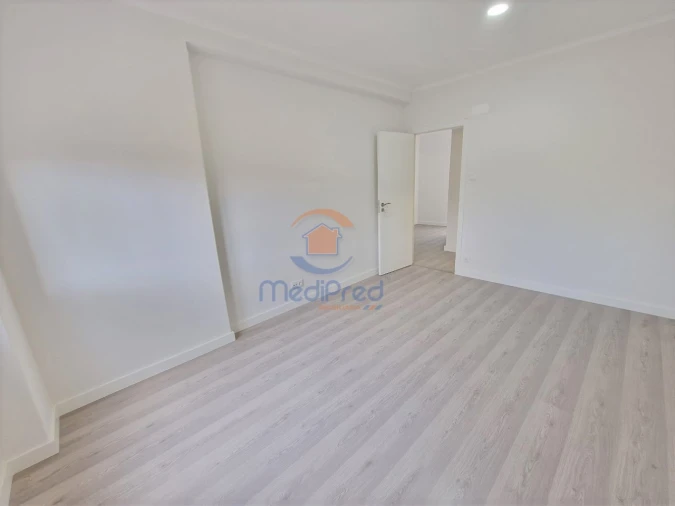 Apartamento T3 para Venda em Sacavém e Prior Velho Foto 15