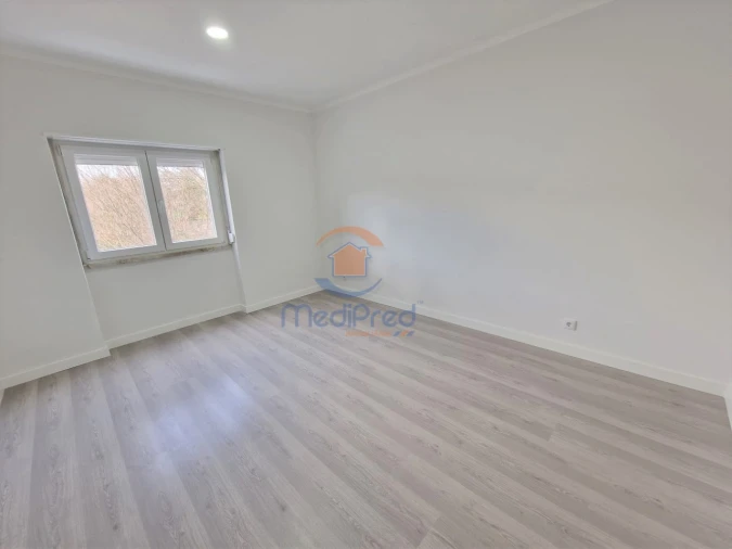 Apartamento T3 para Venda em Sacavém e Prior Velho Foto 16