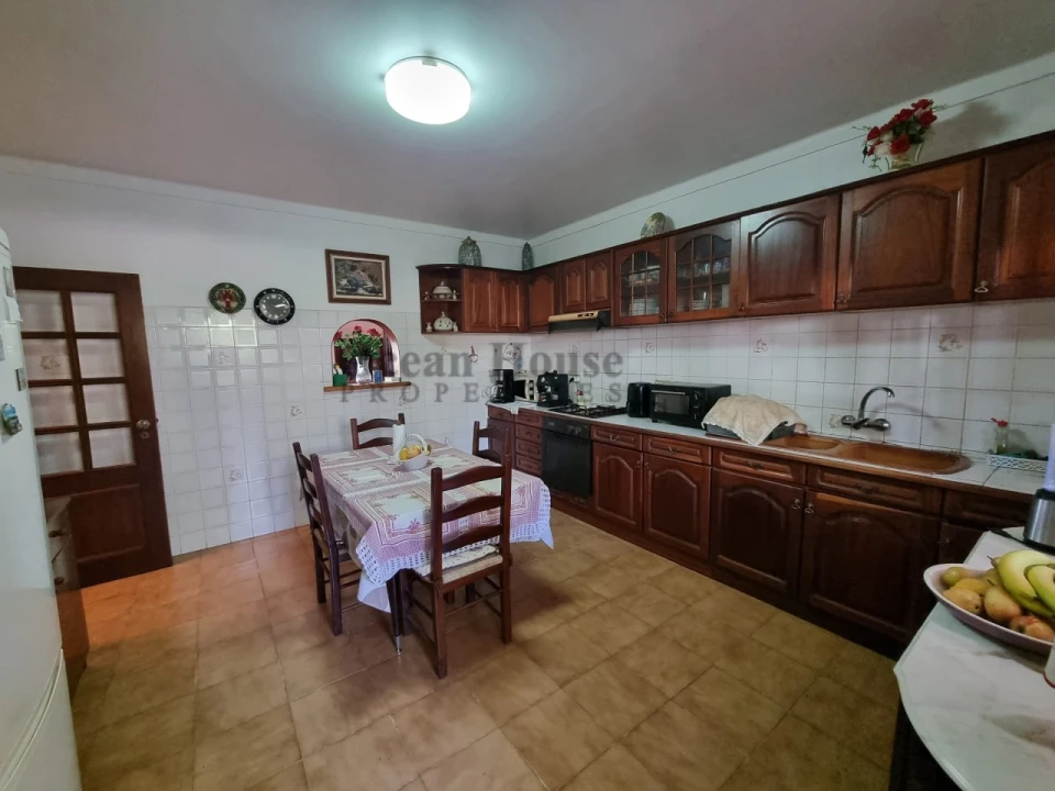 Moradia T4 para Venda em Loule (São Sebastião) Foto 11