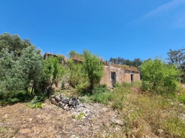 Moradia T4 para Venda em Loule (São Sebastião)
