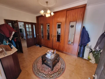 Moradia T4 para Venda em Loule (São Sebastião)