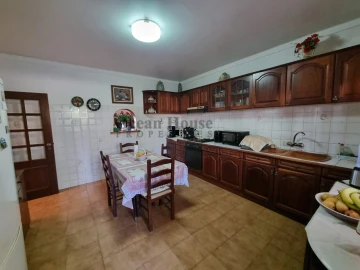 Moradia T4 para Venda em Loule (São Sebastião)