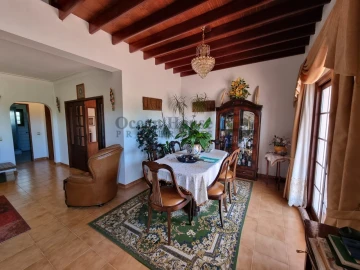 Moradia T4 para Venda em Loule (São Sebastião)