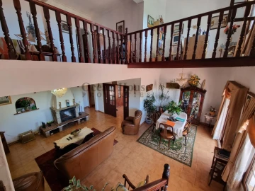 Moradia T4 para Venda em Loule (São Sebastião)