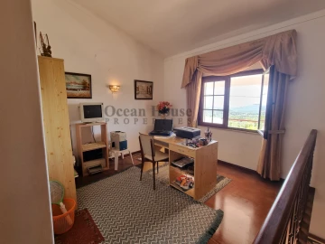 Moradia T4 para Venda em Loule (São Sebastião)