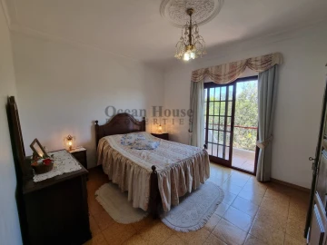 Moradia T4 para Venda em Loule (São Sebastião)