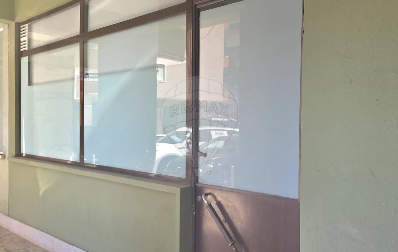 Loja para Venda em Queluz e Belas Foto 4