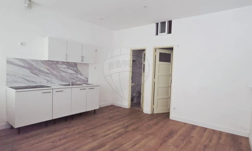 Loja para Venda em Queluz e Belas