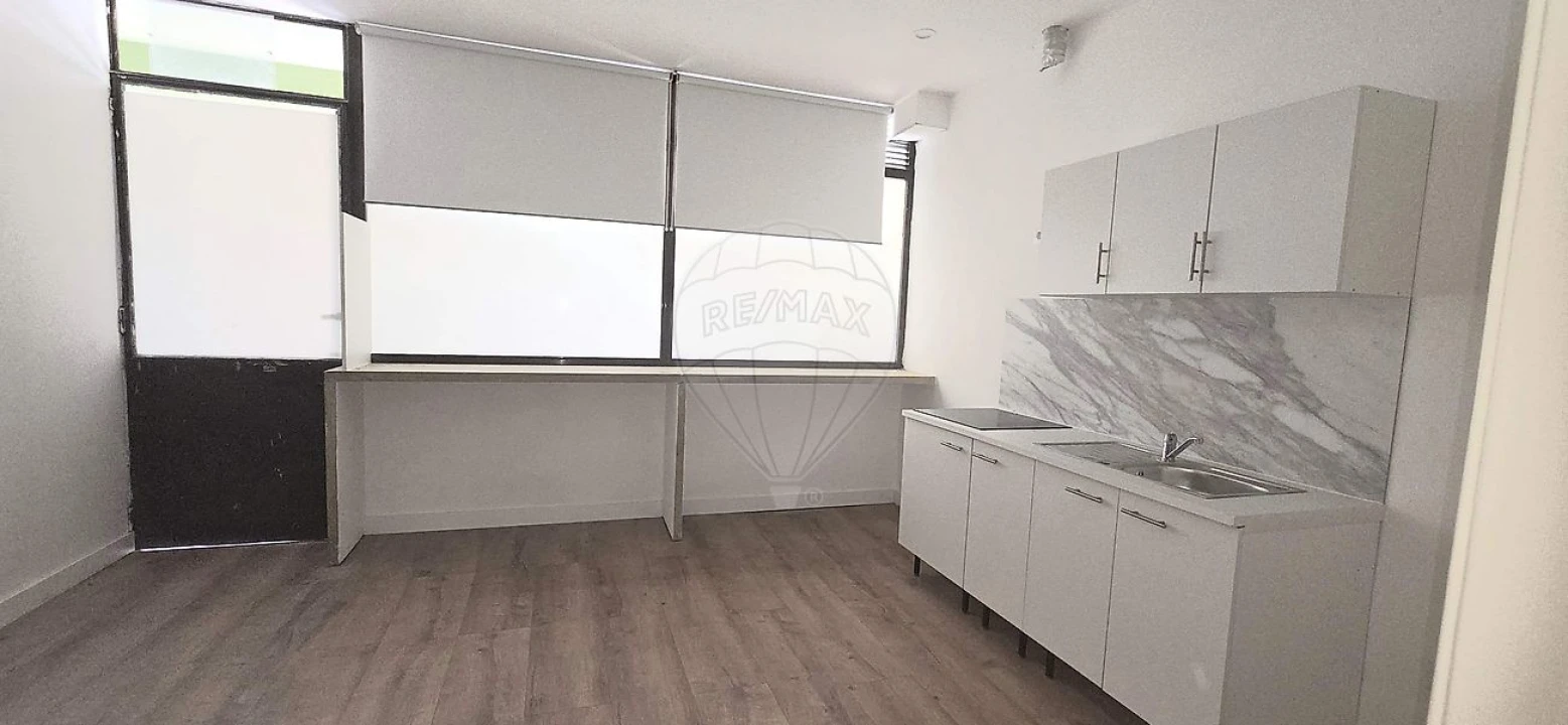 Loja para Venda em Queluz e Belas Foto 2