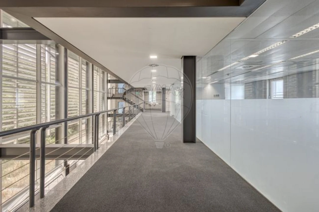 Escritório para Arrendamento em Aldoar, Foz do Douro e Nevogilde Foto 1