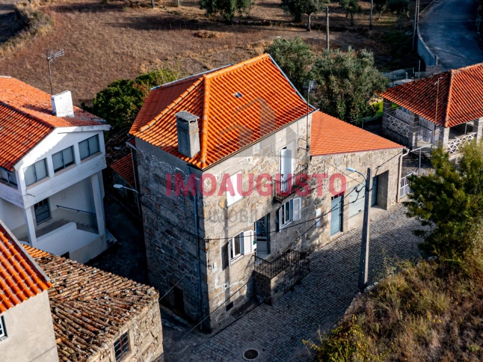 Moradia T3 para Venda em Figueiró da Serra e Freixo da Serra Foto 1