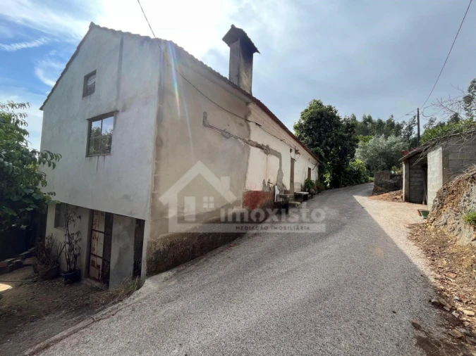 Moradia T3 para Venda em Aguda Foto 1