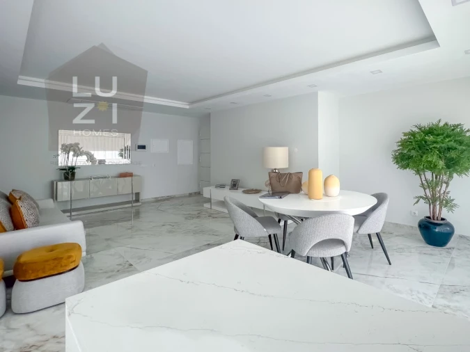 Apartamento T4 para Venda em Lagos (São Sebastião e Santa Maria) Foto 3