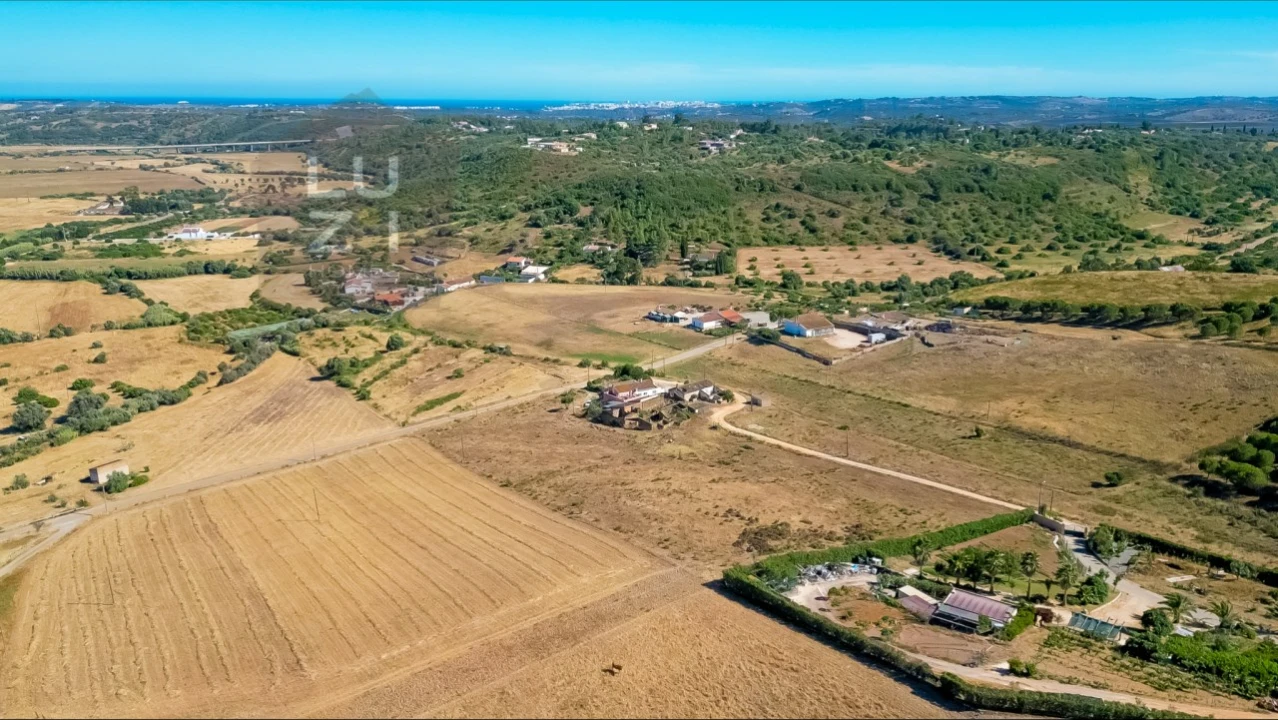 Terreno para Venda em Bensafrim e Barão de São João Foto 2