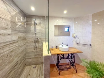 Moradia T6 para Venda em Luz