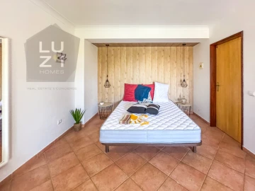 Moradia T6 para Venda em Luz