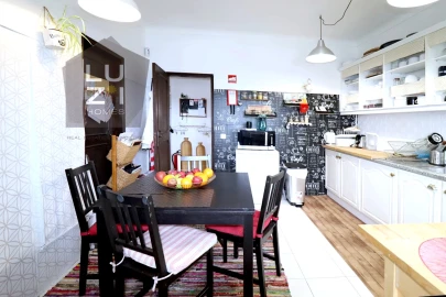 Moradia T6 para Venda em Luz