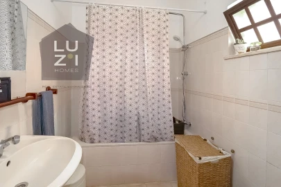 Moradia T6 para Venda em Luz