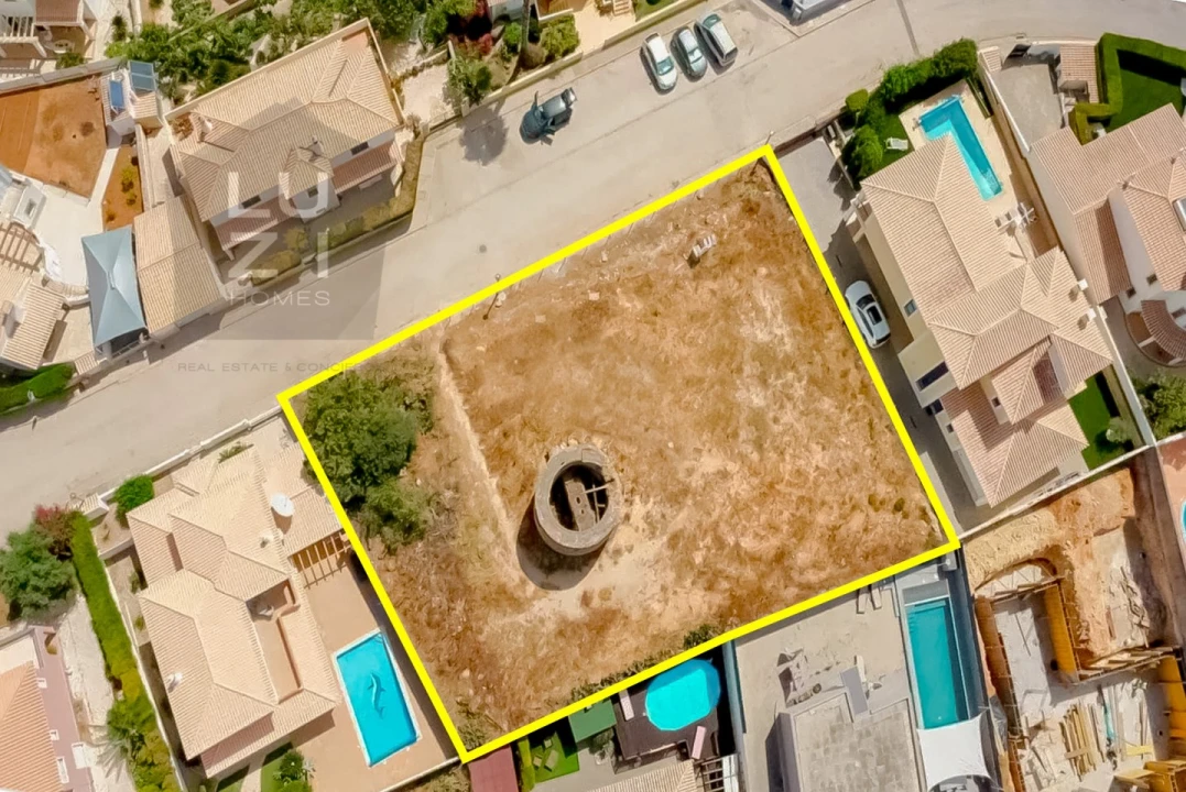 Terreno para Venda em Lagos (São Sebastião e Santa Maria) Foto 2