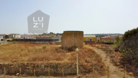 Terreno para Venda em Lagos (São Sebastião e Santa Maria)
