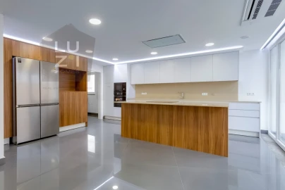 Moradia T4 para Venda em Lagos (São Sebastião e Santa Maria)