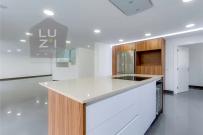 Moradia T4 para Venda em Lagos (São Sebastião e Santa Maria)
