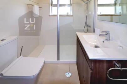 Moradia T4 para Venda em Lagos (São Sebastião e Santa Maria)
