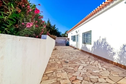 Moradia T4 para Venda em Lagos (São Sebastião e Santa Maria)