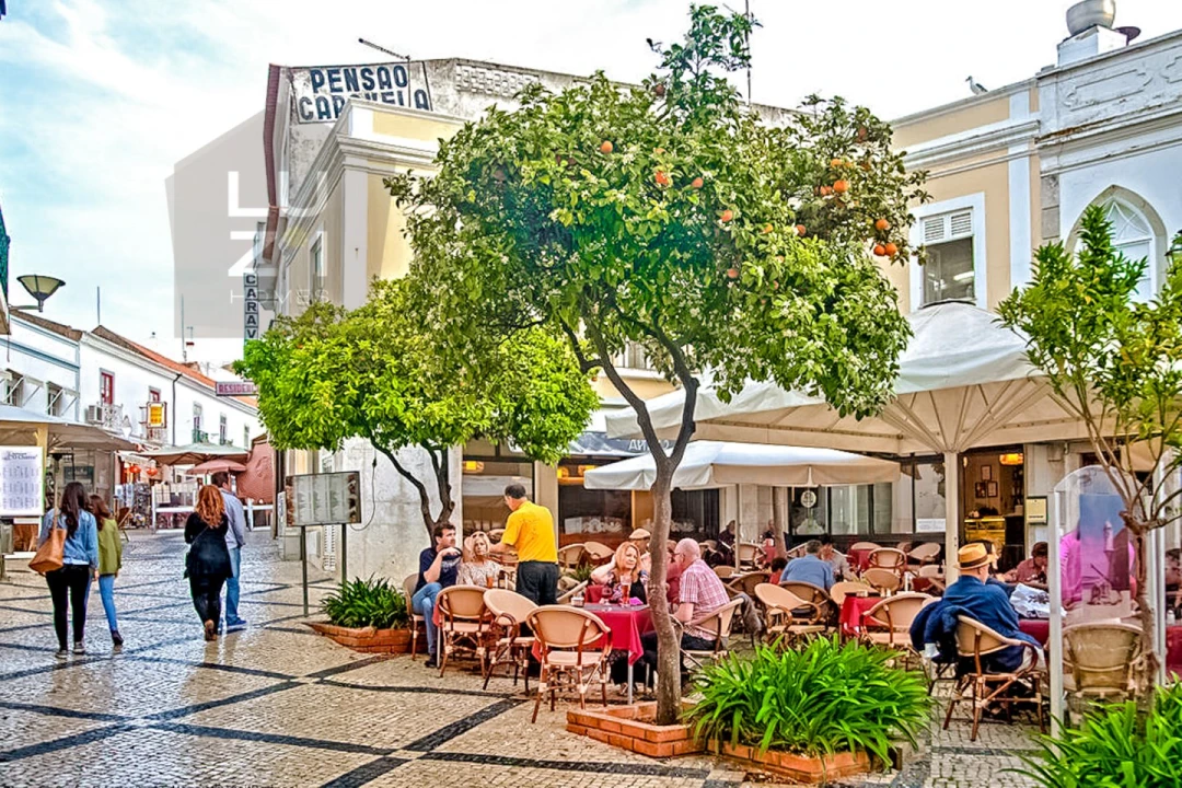 Prédio para Venda em Lagos (São Sebastião e Santa Maria) Foto 2