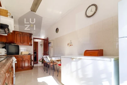 Moradia T4 para Venda em Luz