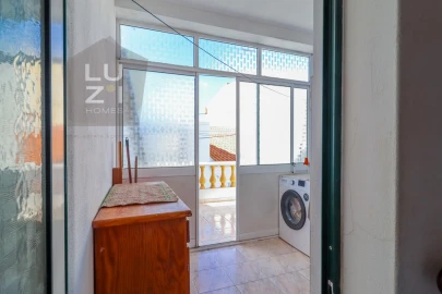 Moradia T4 para Venda em Luz