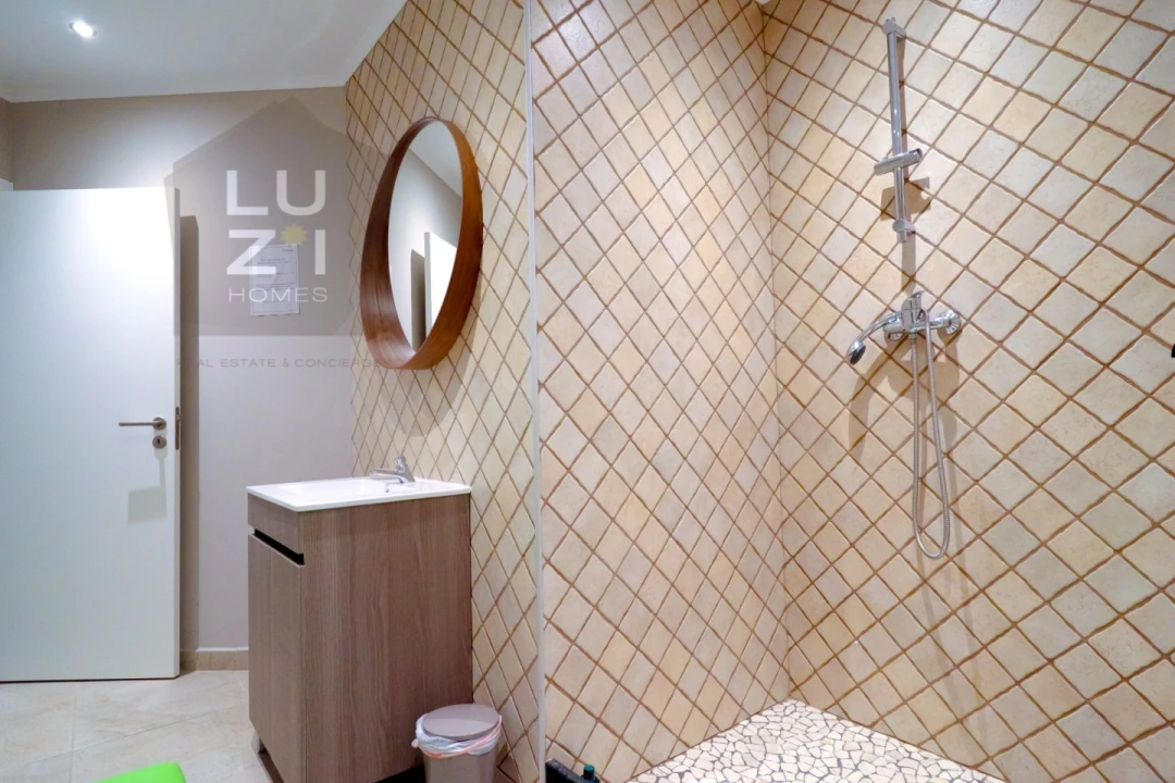 Negócio para Venda em Lagos (São Sebastião e Santa Maria) Foto 36